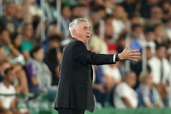 FIFA官方：首届俱乐部世界杯2025年6月15-7月13日举办国际足联理事会今天开会批准首届俱乐部世界杯的各项细节，第一届新版俱乐部世界杯将于2025年6月15日-7月13日在美国举办，共32支球队参加。